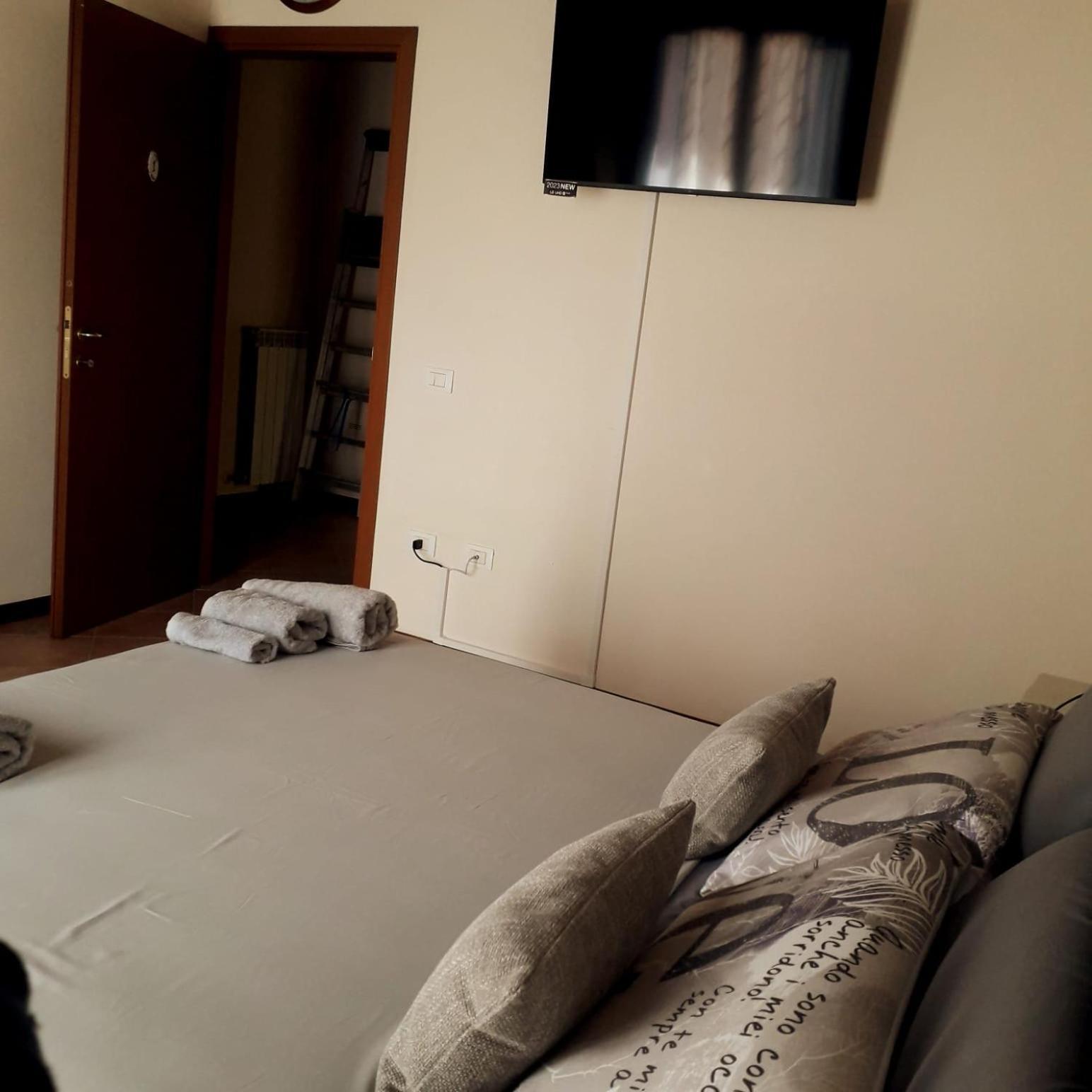Beb Ulivo Bed & Breakfast Santa Giuletta Exterior photo