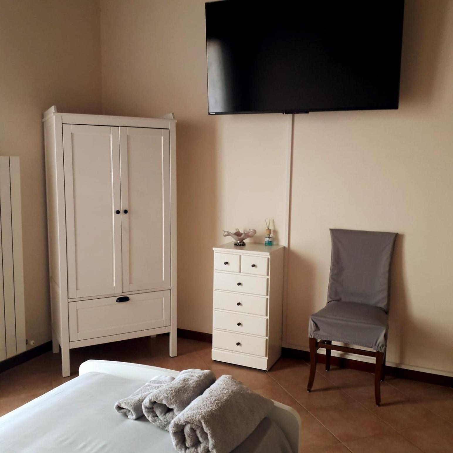 Beb Ulivo Bed & Breakfast Santa Giuletta Exterior photo